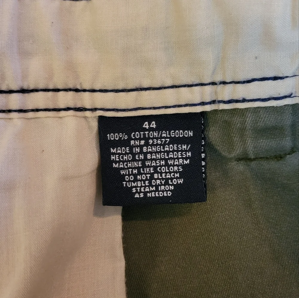 ✔️ St. John's Bay Cargo Shorts Army Green Color
